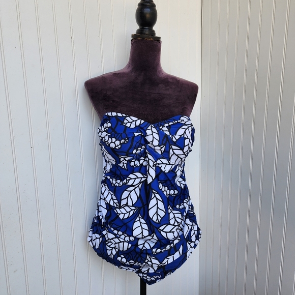 NWOT $60 Noon 1 Piece Swim Bathing Suit White Floral Strapless Sz 18 - Picture 1 of 14